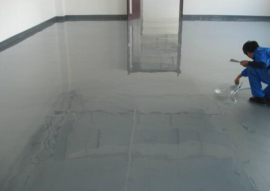 下雨天為何不適合環(huán)氧地坪施工？應(yīng)該注意什么？